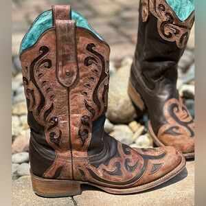 Corral, Size 9.5